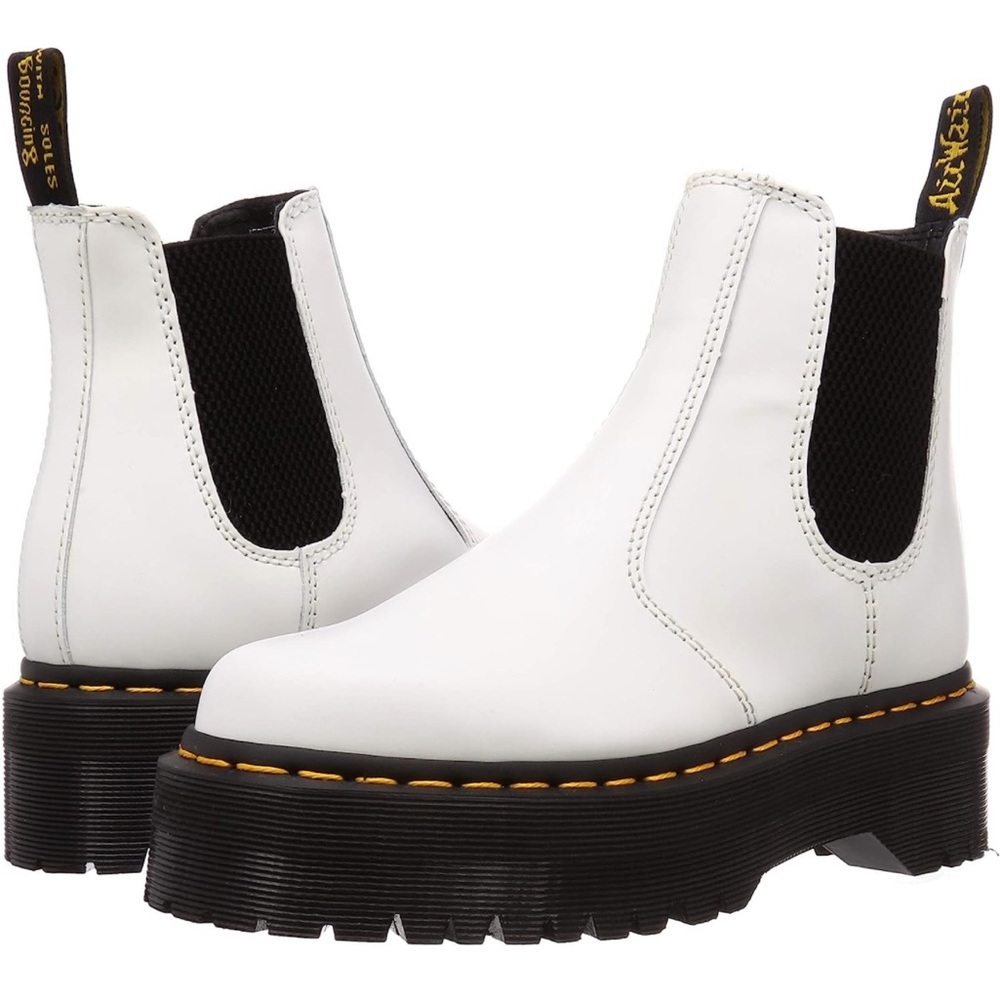NWT PLATFORM DOC MARTENS